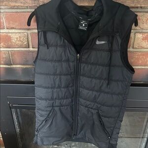 Nike Men's black Quilted Vest